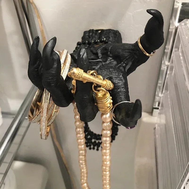 Estátuas de Mão de Bruxa Gótic - Resin Art Aesthetic avaliação e preço